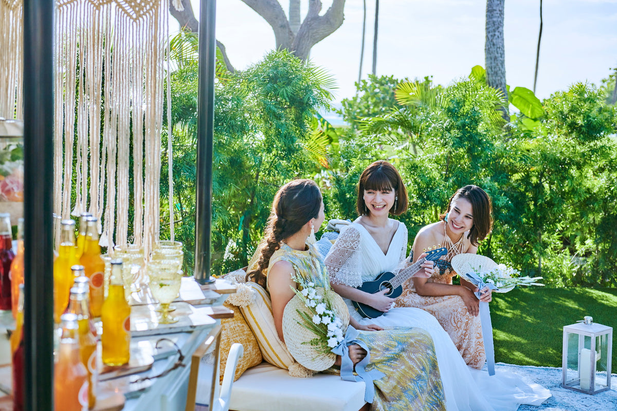 チャペル挙式を選んでも、プライベートガーデンでゆっくりとゲストと過ごせるのはアクアマリーナならでは。やっぱりハワイ挙式を選んでよかったと思える瞬間と思い出がまた一つ増える。
