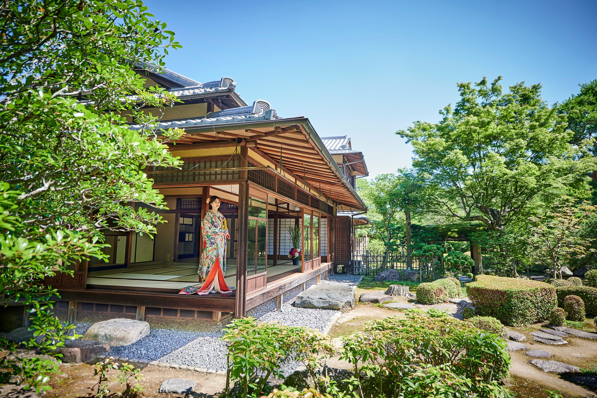 都のにぎわいから離れた南禅寺エリアに構える桜鶴苑は落ち着いた空間で大人ウェディングが叶います