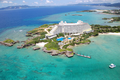 サンゴ礁に囲まれ岬一帯がリゾート！最高の透明度と美しさを誇る魅惑のホテル　