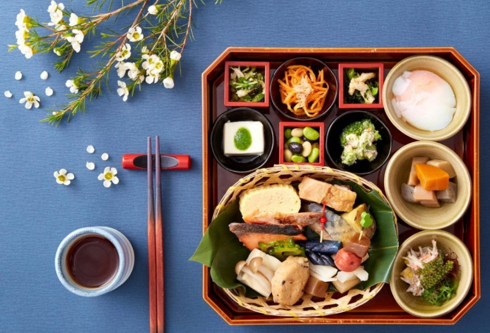 舌だけでなく目も楽しめる極上の会席体験を／鉄板焼き・日本料理・寿司「雲海」